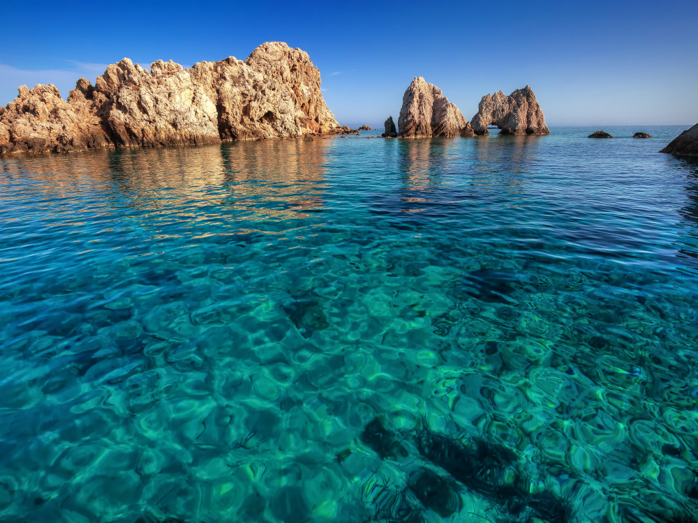 A,Little,Islet,With,Fantastic,Transparent,Waters,,Antiparos